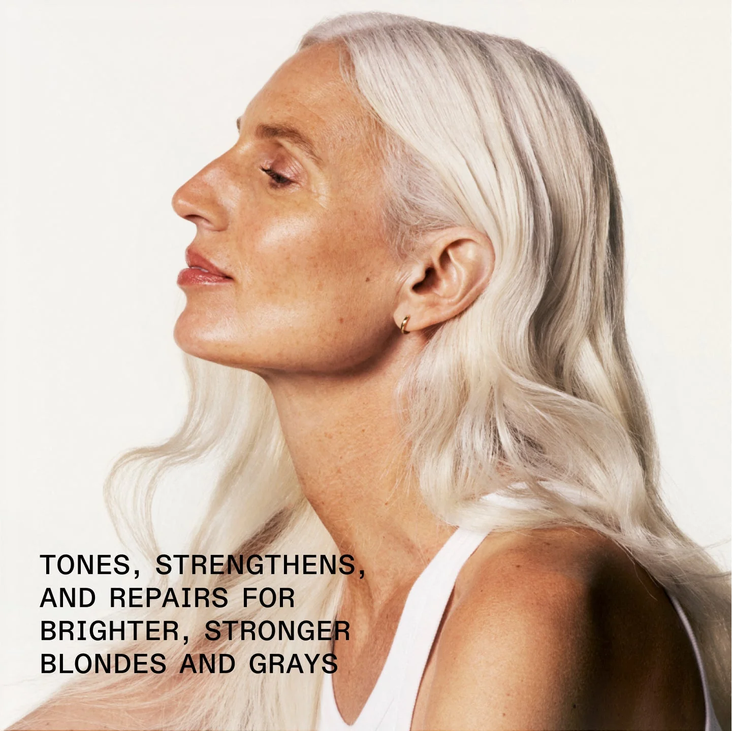 Nº.4P BLONDE ENHANCER™ TONING SHAMPOO LITRE - Image 3